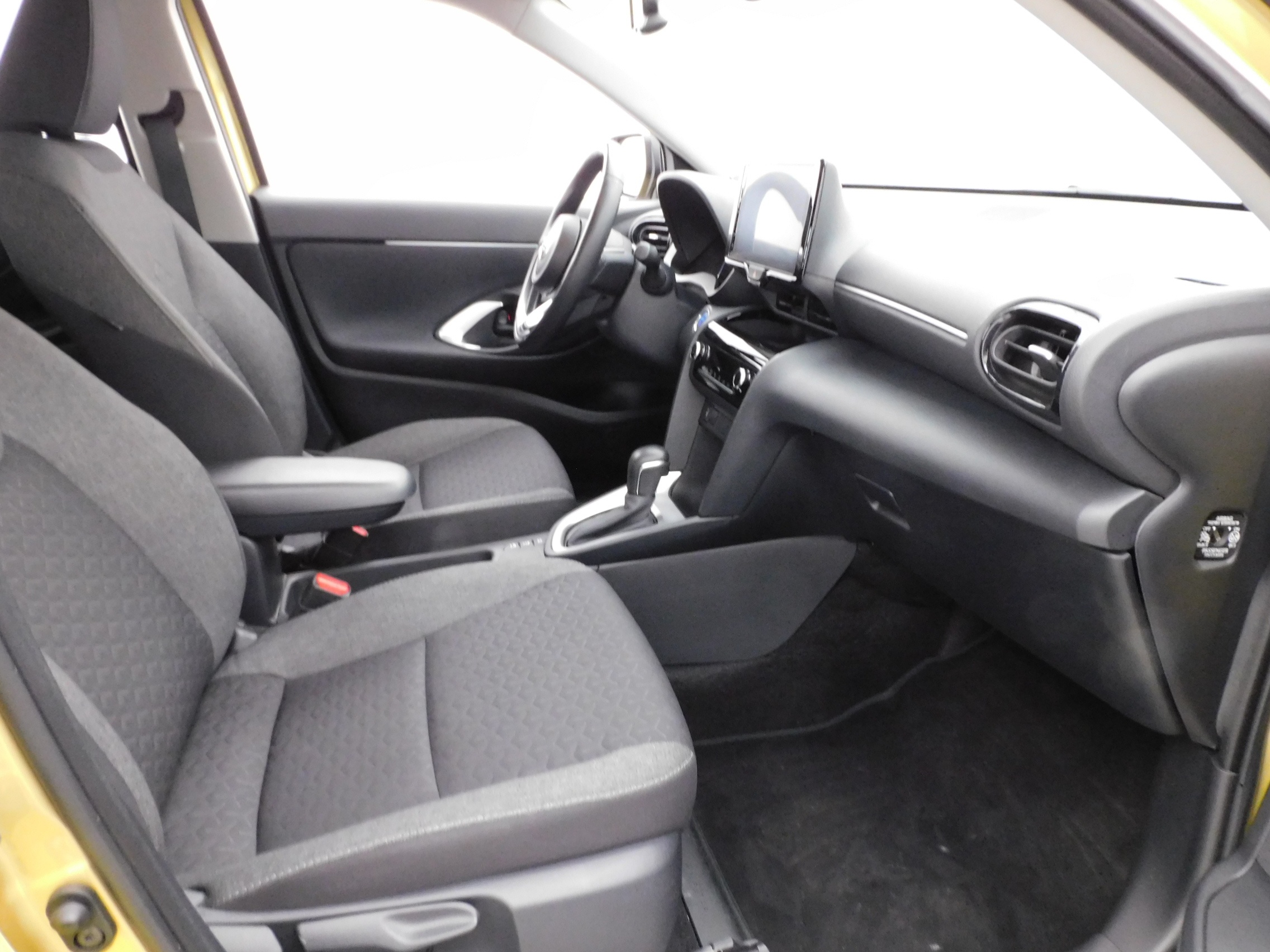 TOYOTA Yaris Cross 2024