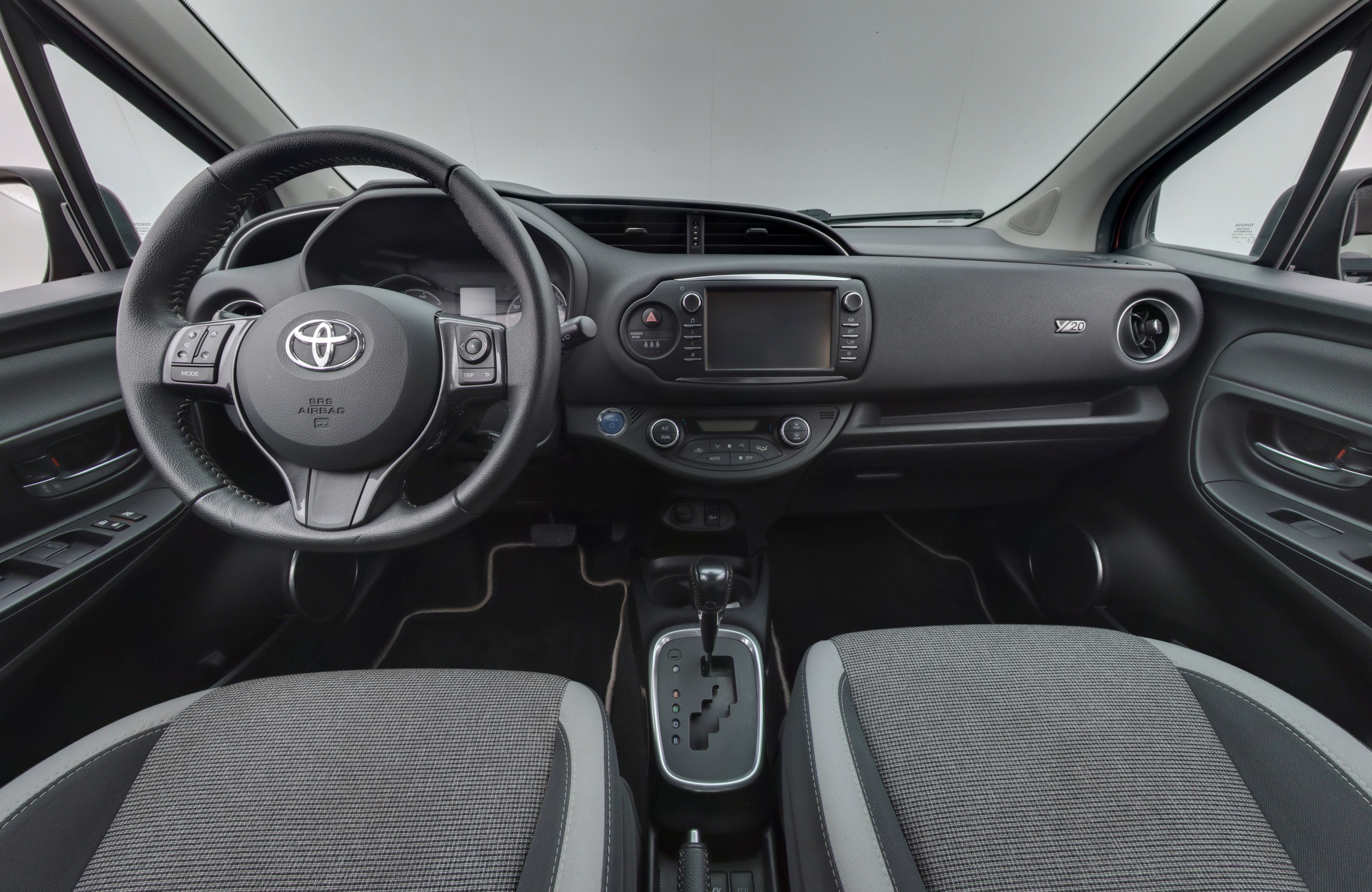 TOYOTA YARIS 2019