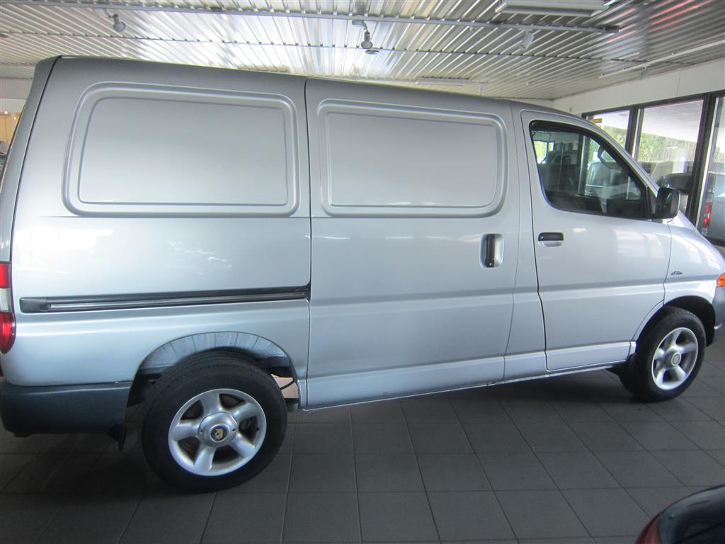 Toyota Hiace 2003