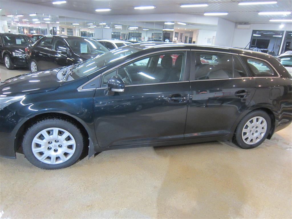 Toyota Avensis 2012