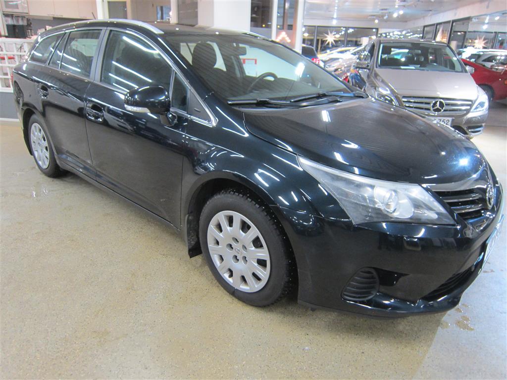 Toyota Avensis 2012