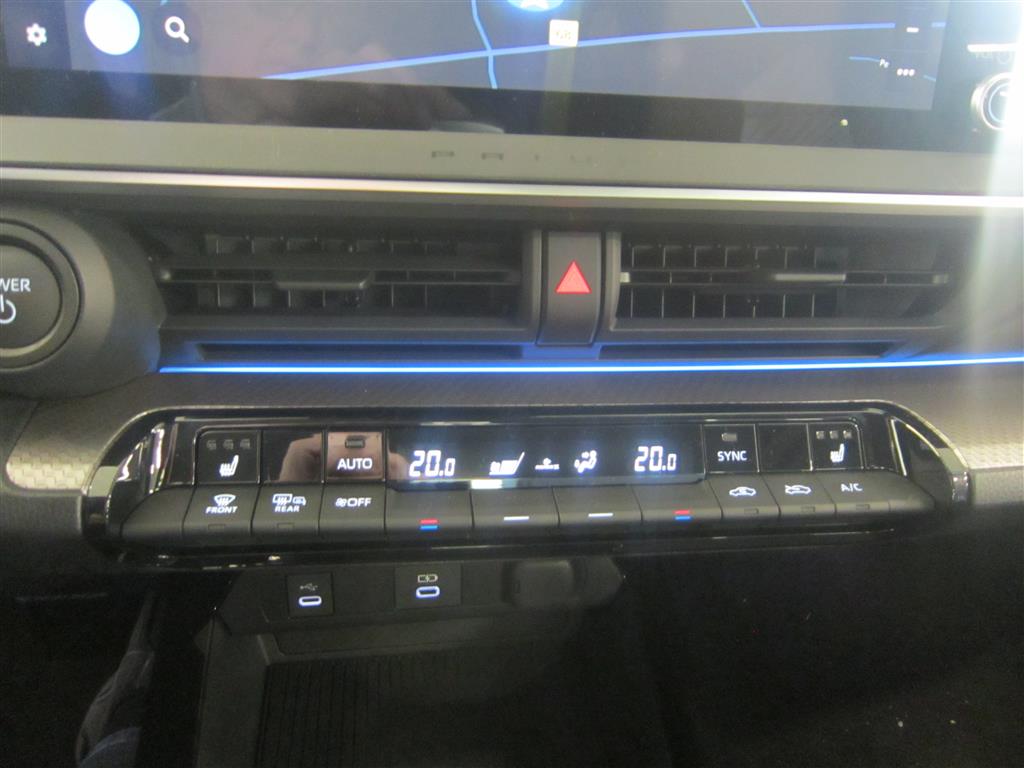 Toyota Prius Plug-in 2023