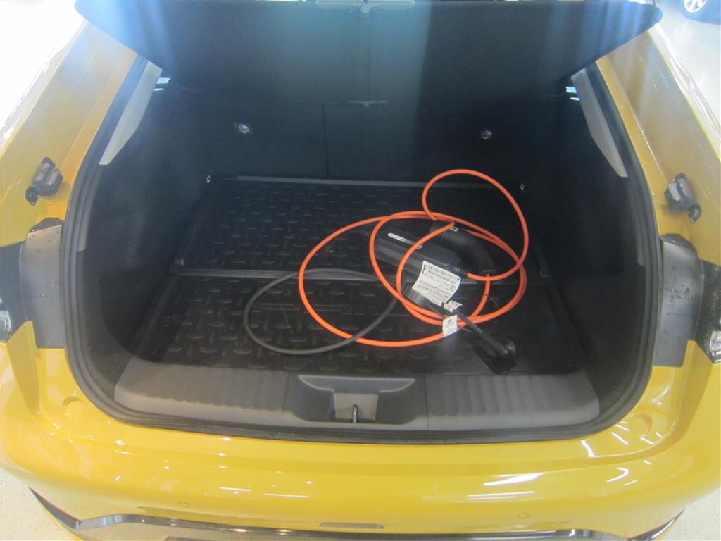 Toyota Prius Plug-in 2023