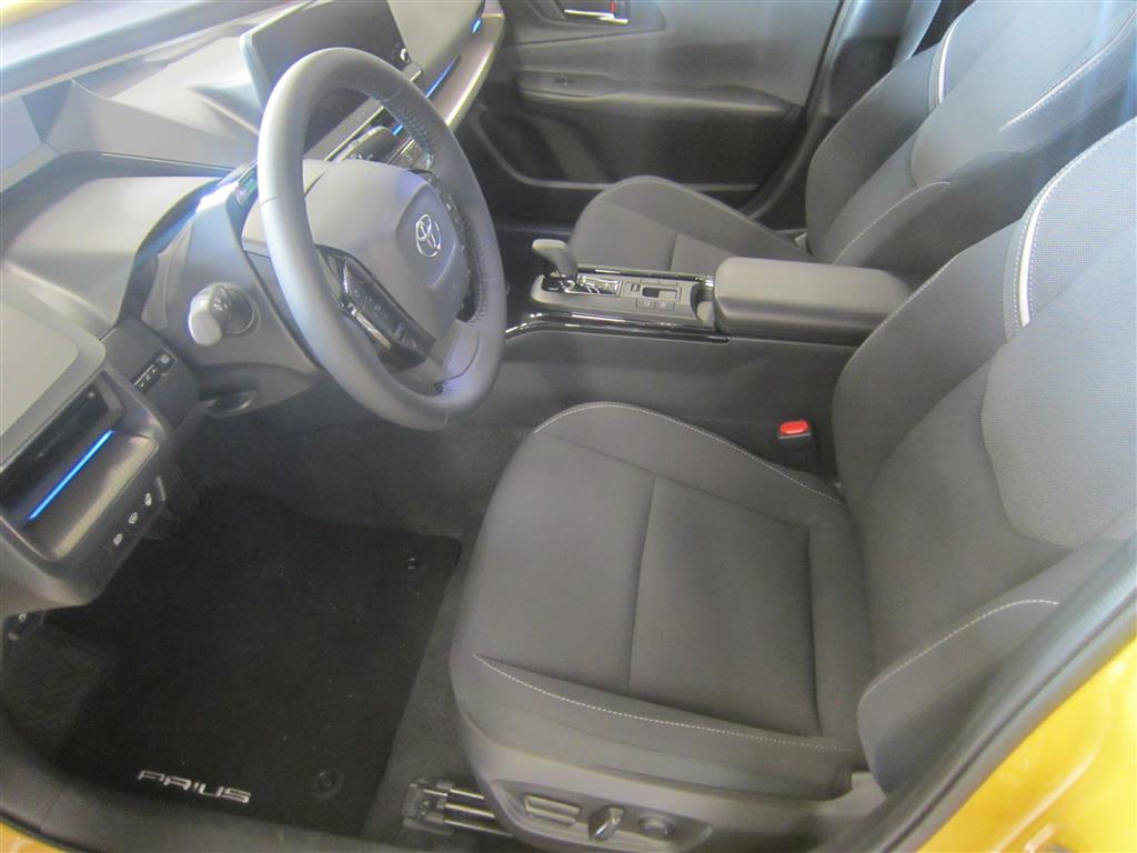 Toyota Prius Plug-in 2023