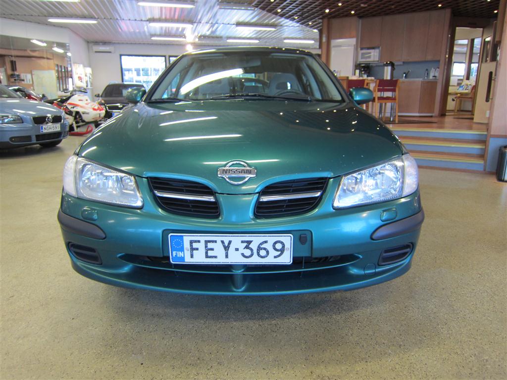 Nissan Almera 2001