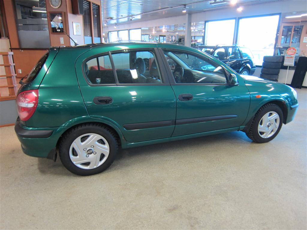 Nissan Almera 2001