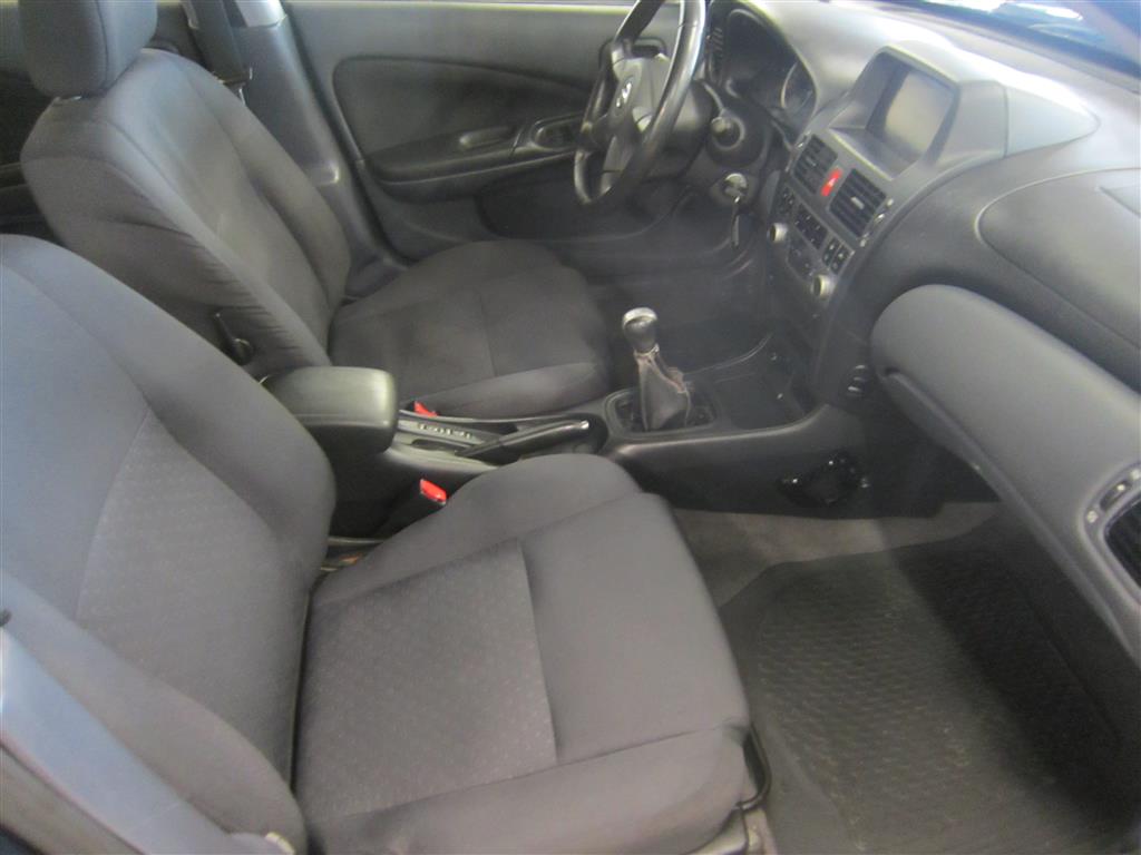 Nissan Almera 2005