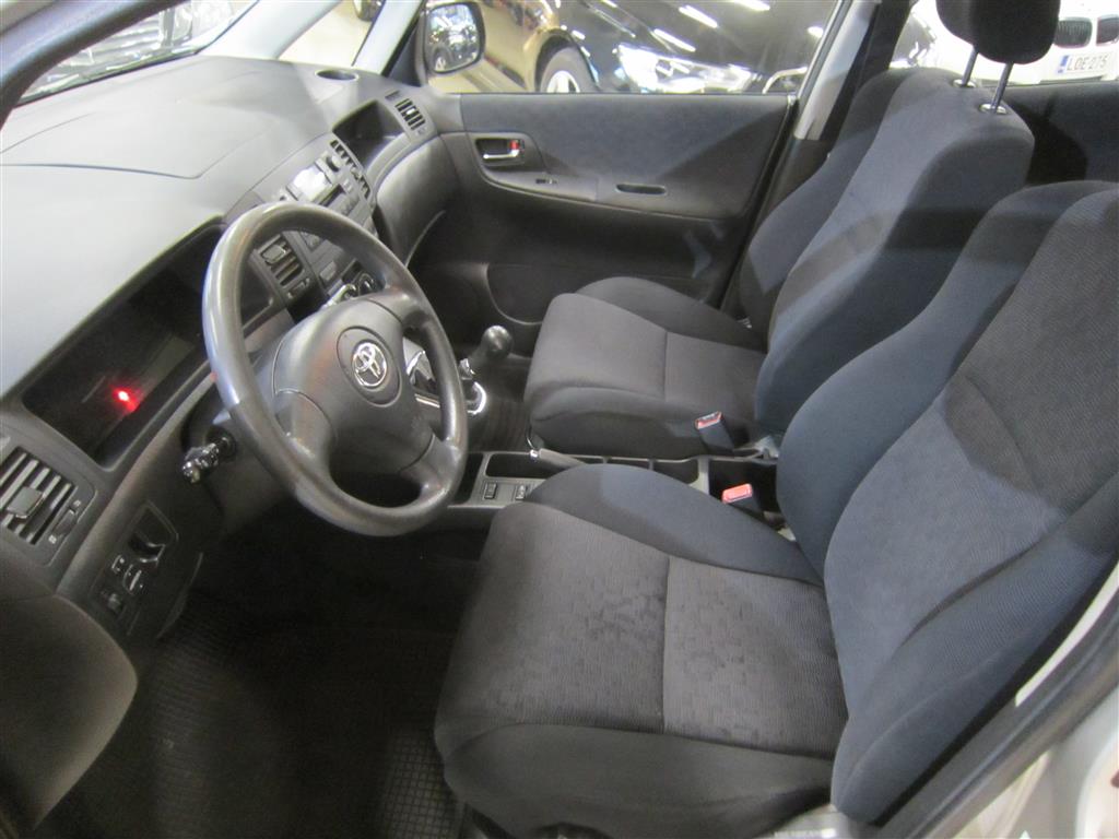 Toyota Corolla Verso 2002
