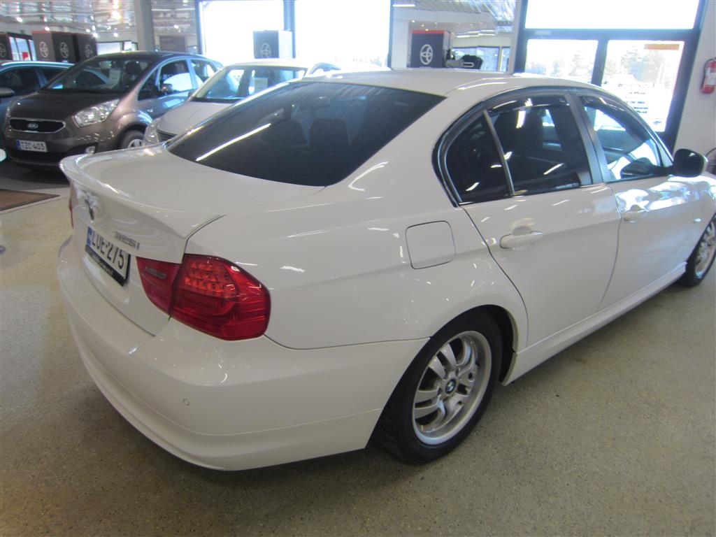 BMW 325 2009