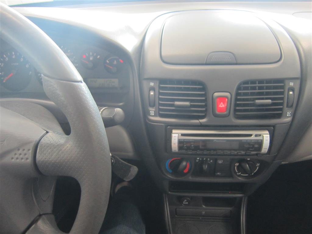 Nissan Almera 2002