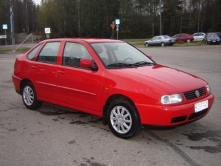 VOLKSWAGEN Polo 2