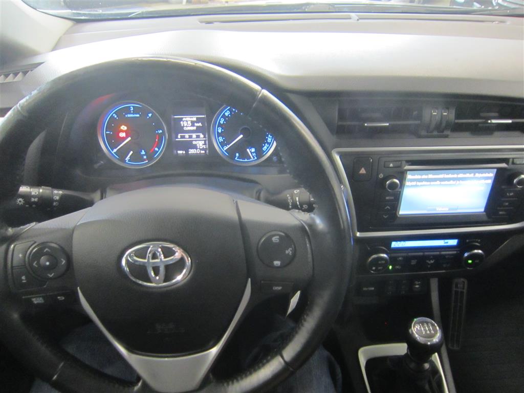 Toyota Auris 2014