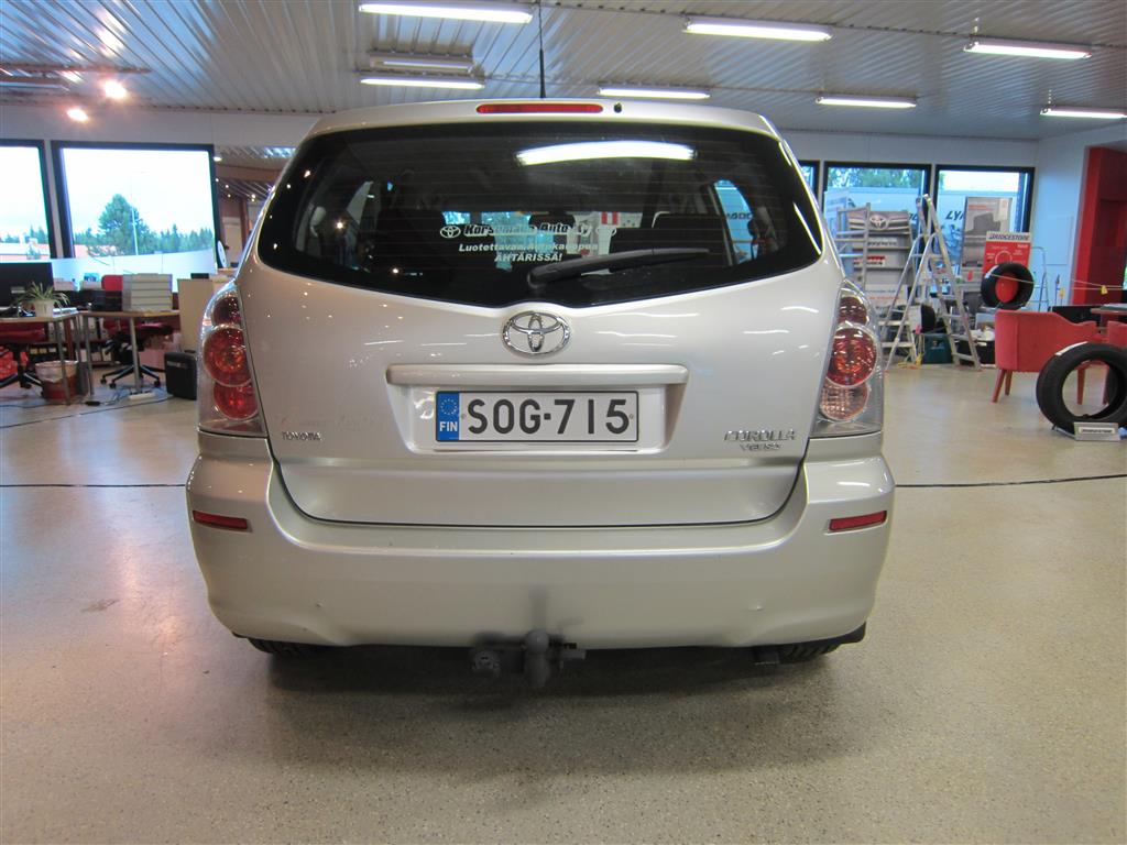 Toyota Corolla Verso 2004