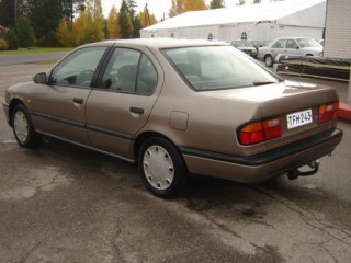Nissan Primera 1990