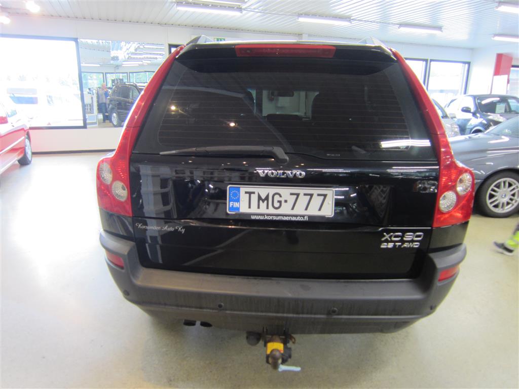 Volvo XC90 2004