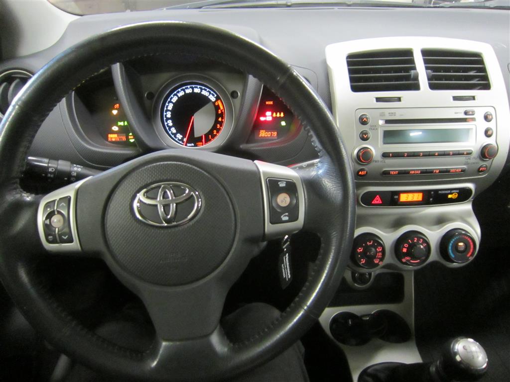 Toyota Urban Cruiser 2010