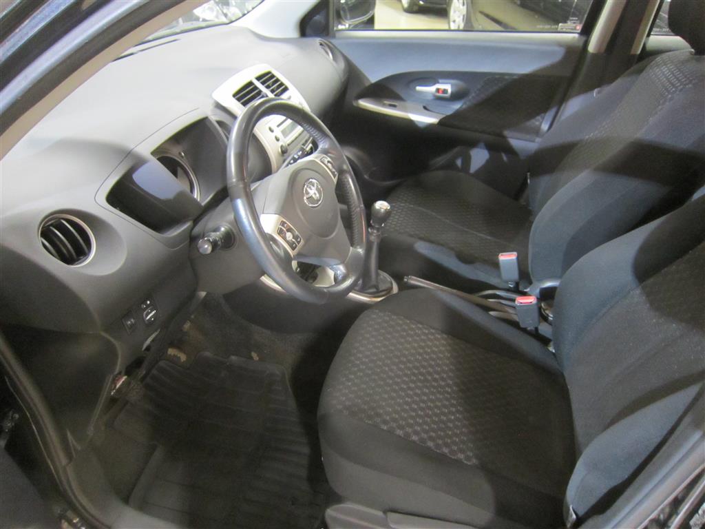 Toyota Urban Cruiser 2010