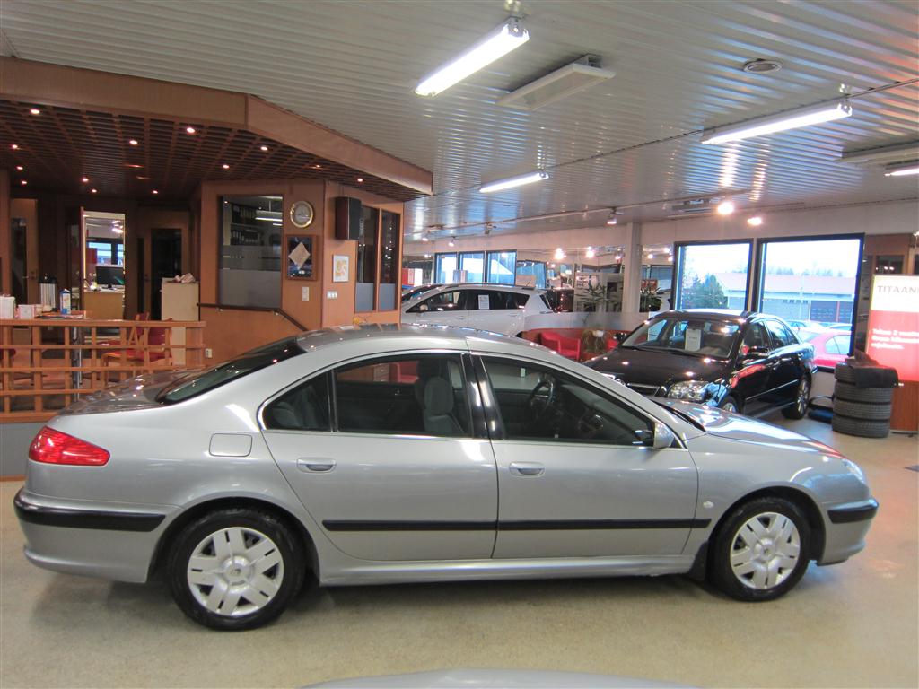 Peugeot 607 2001
