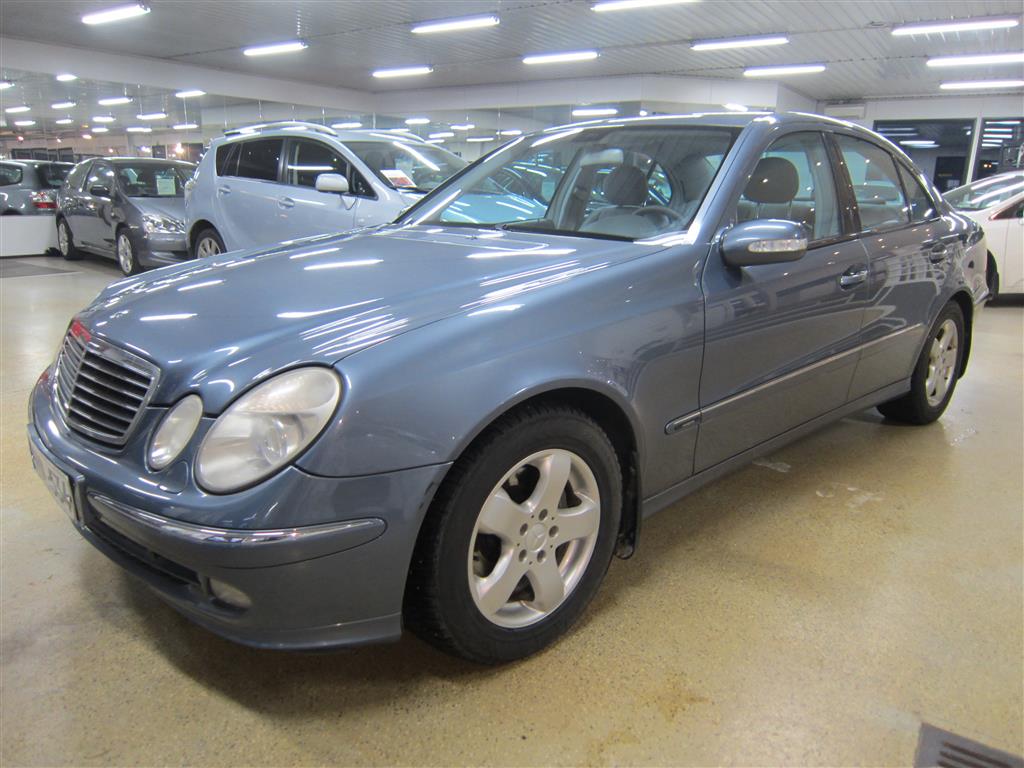 Mercedes-Benz E 2003