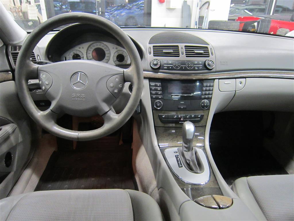 Mercedes-Benz E 2003