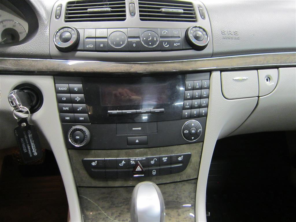 Mercedes-Benz E 2003