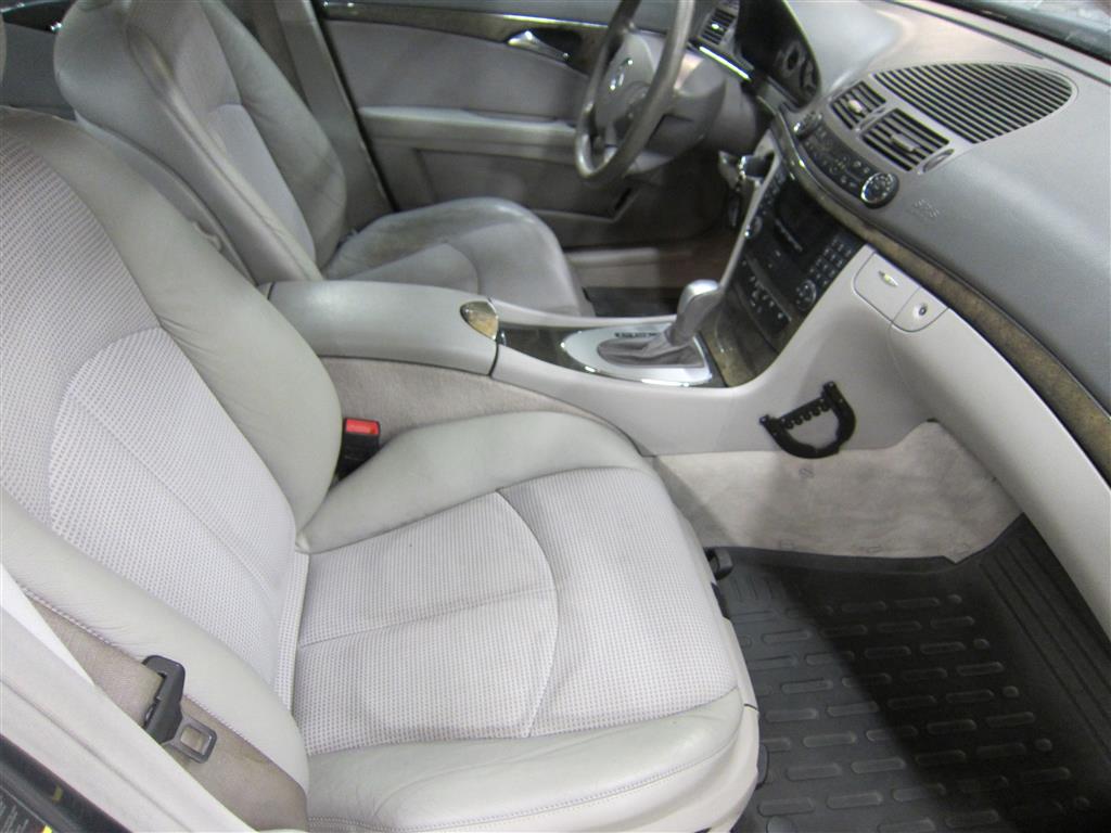 Mercedes-Benz E 2003