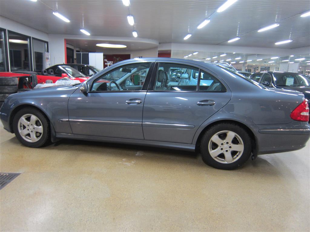 Mercedes-Benz E 2003