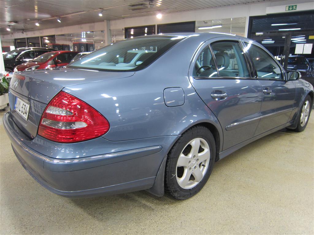 Mercedes-Benz E 2003