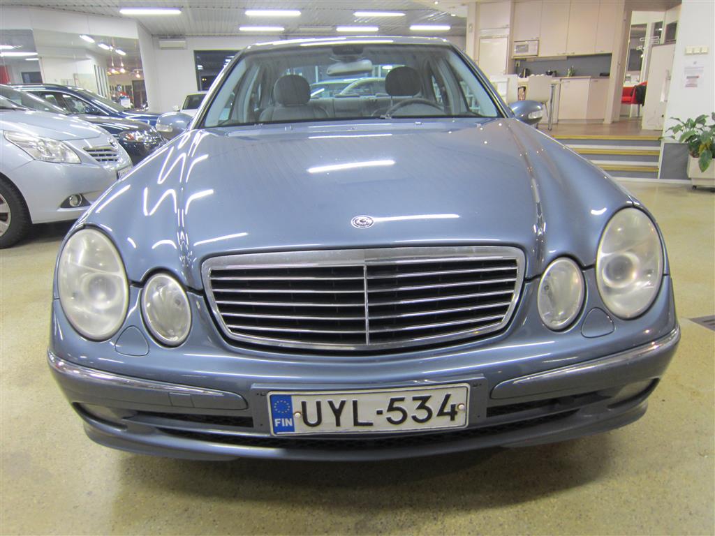 Mercedes-Benz E 2003