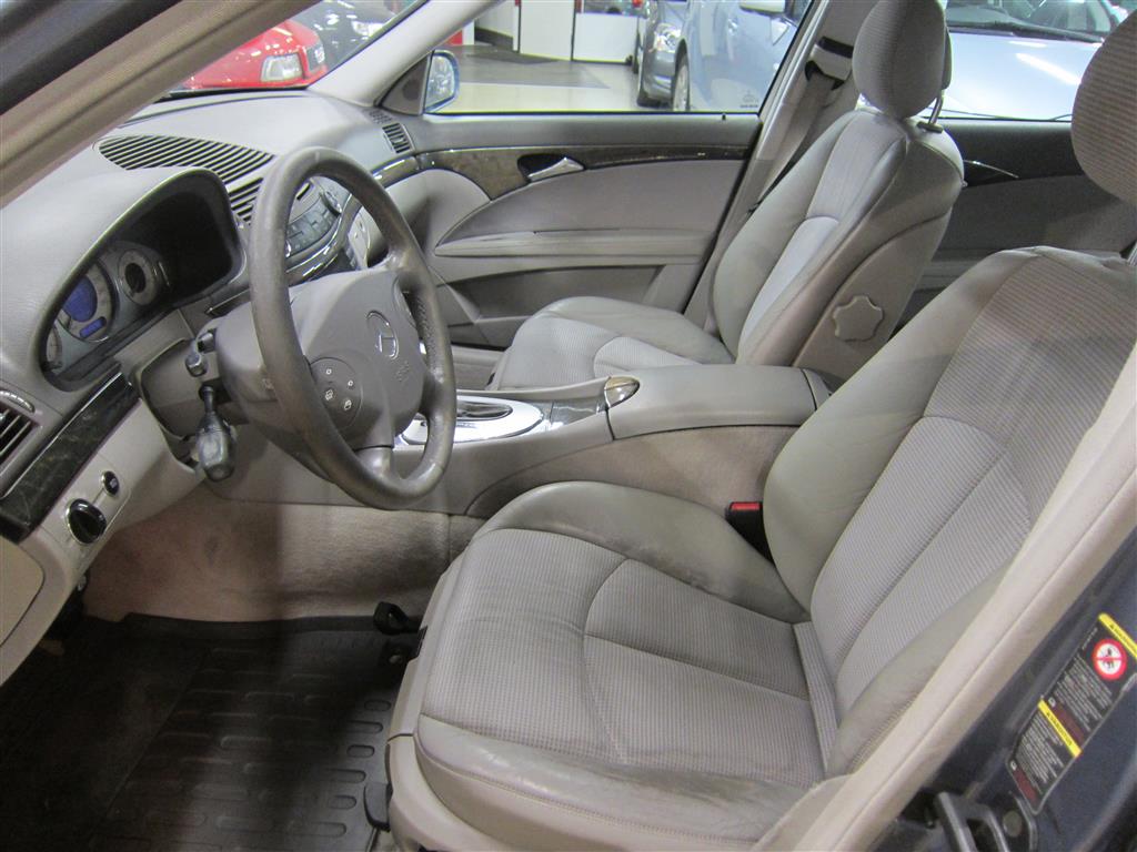 Mercedes-Benz E 2003