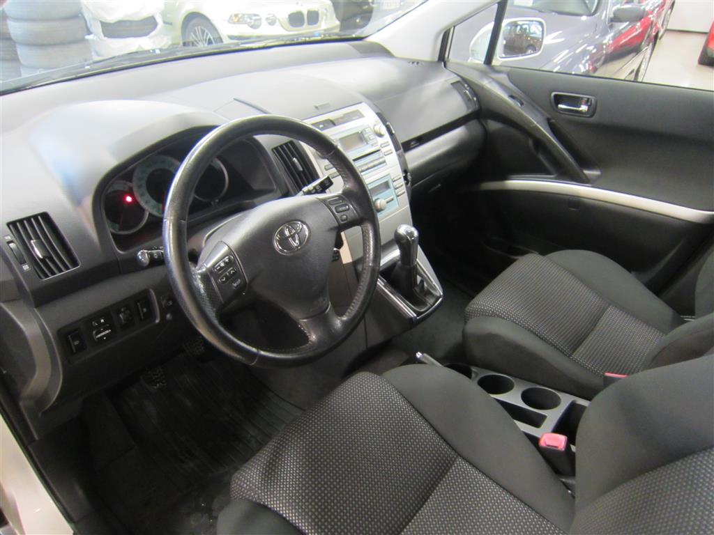 Toyota Corolla Verso 2006