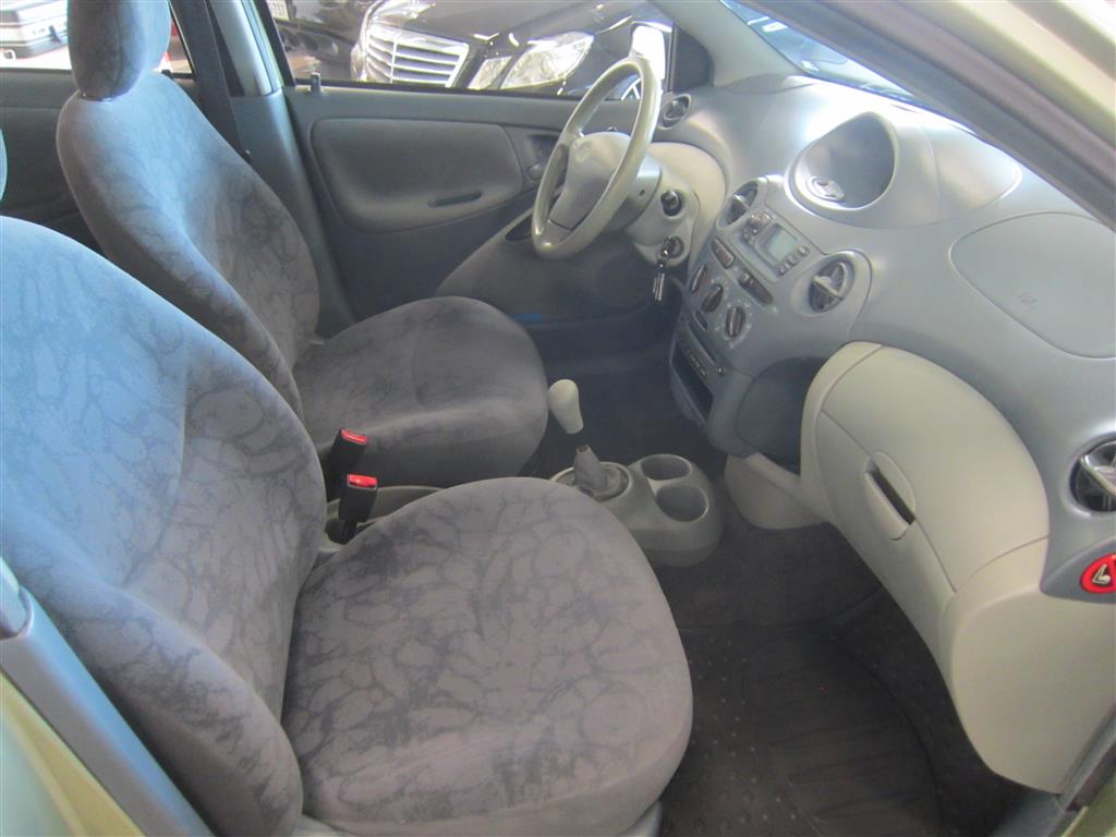 Toyota Yaris 2001