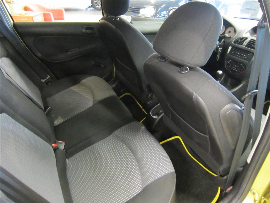 Peugeot 206 2002