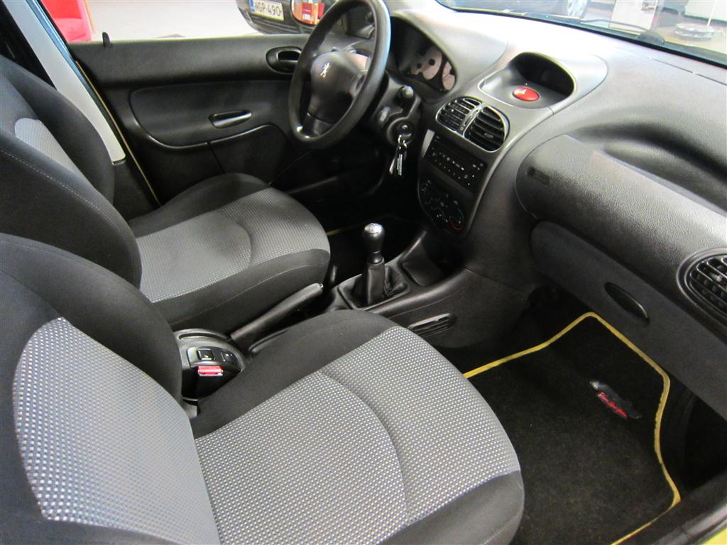 Peugeot 206 2002