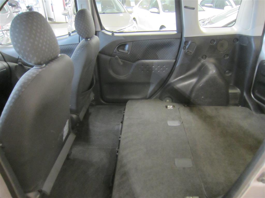 Toyota Yaris Verso 2003