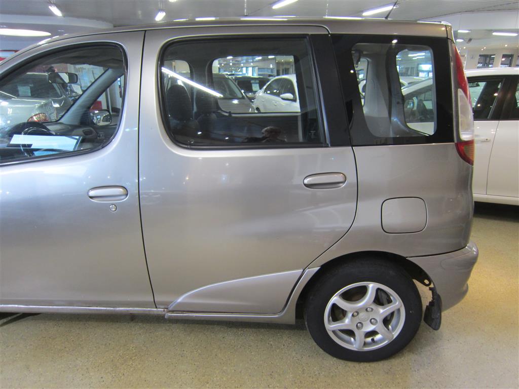 Toyota Yaris Verso 2003