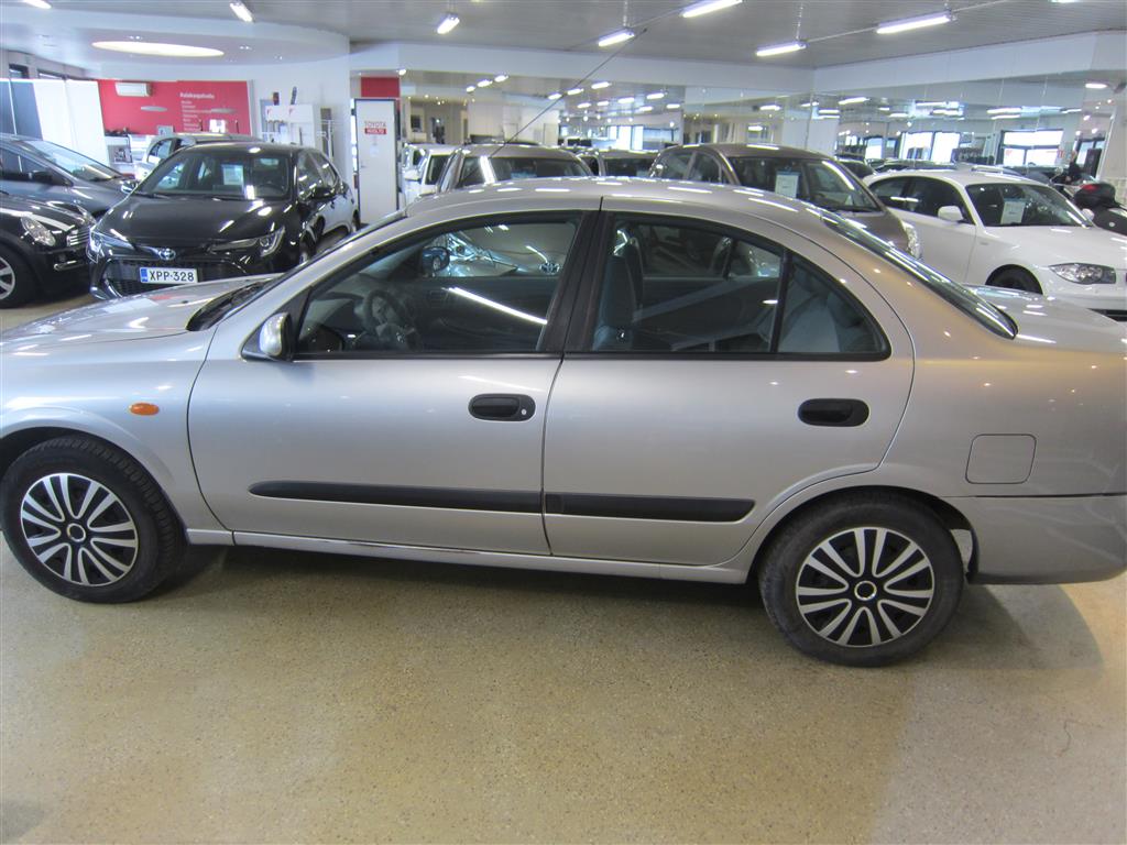 Nissan Almera 2005