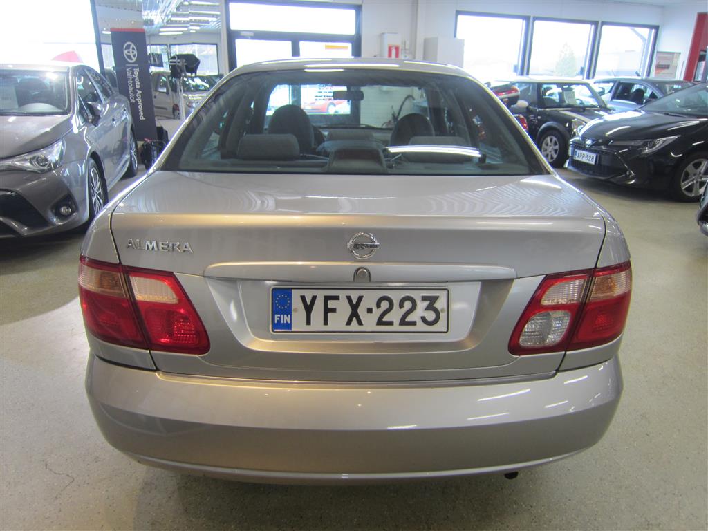 Nissan Almera 2005