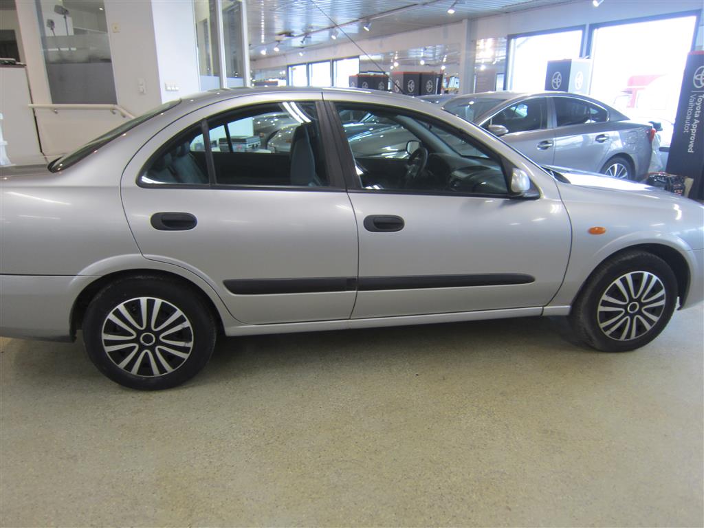 Nissan Almera 2005