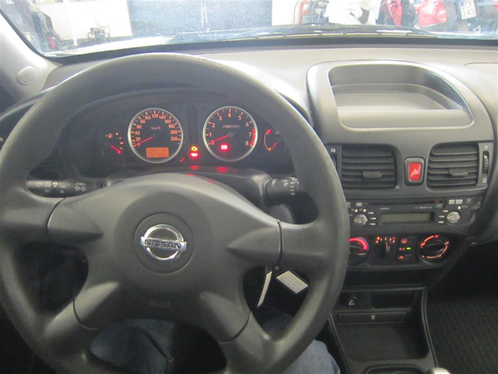 Nissan Almera 2005
