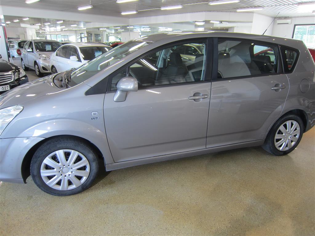 Toyota Corolla Verso 2005