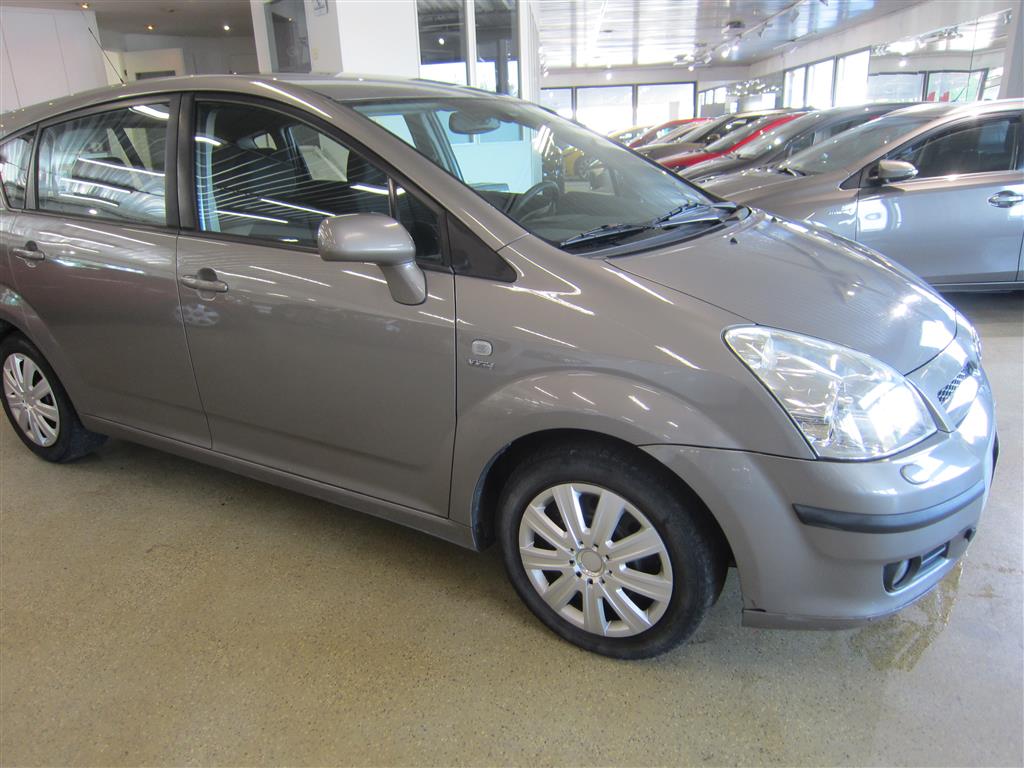 Toyota Corolla Verso 2005