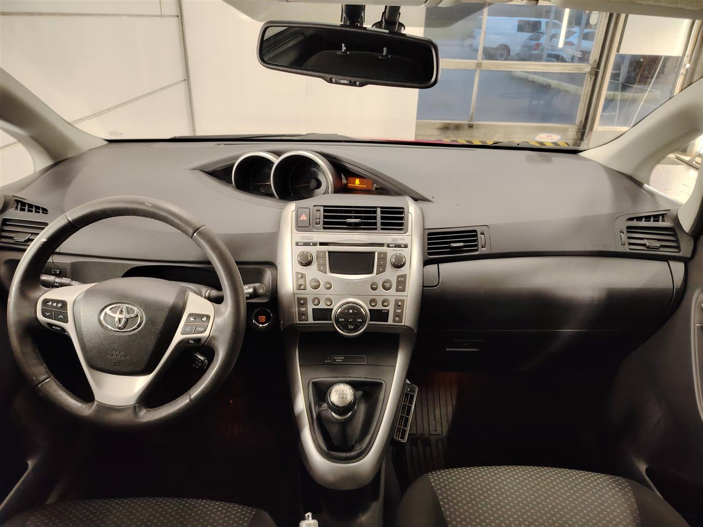 TOYOTA VERSO 2011