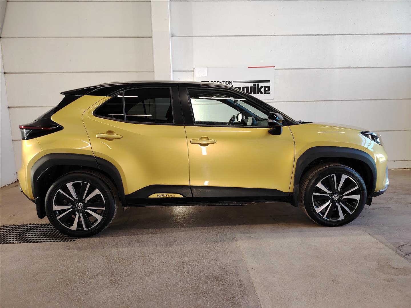 TOYOTA Yaris Cross 2021
