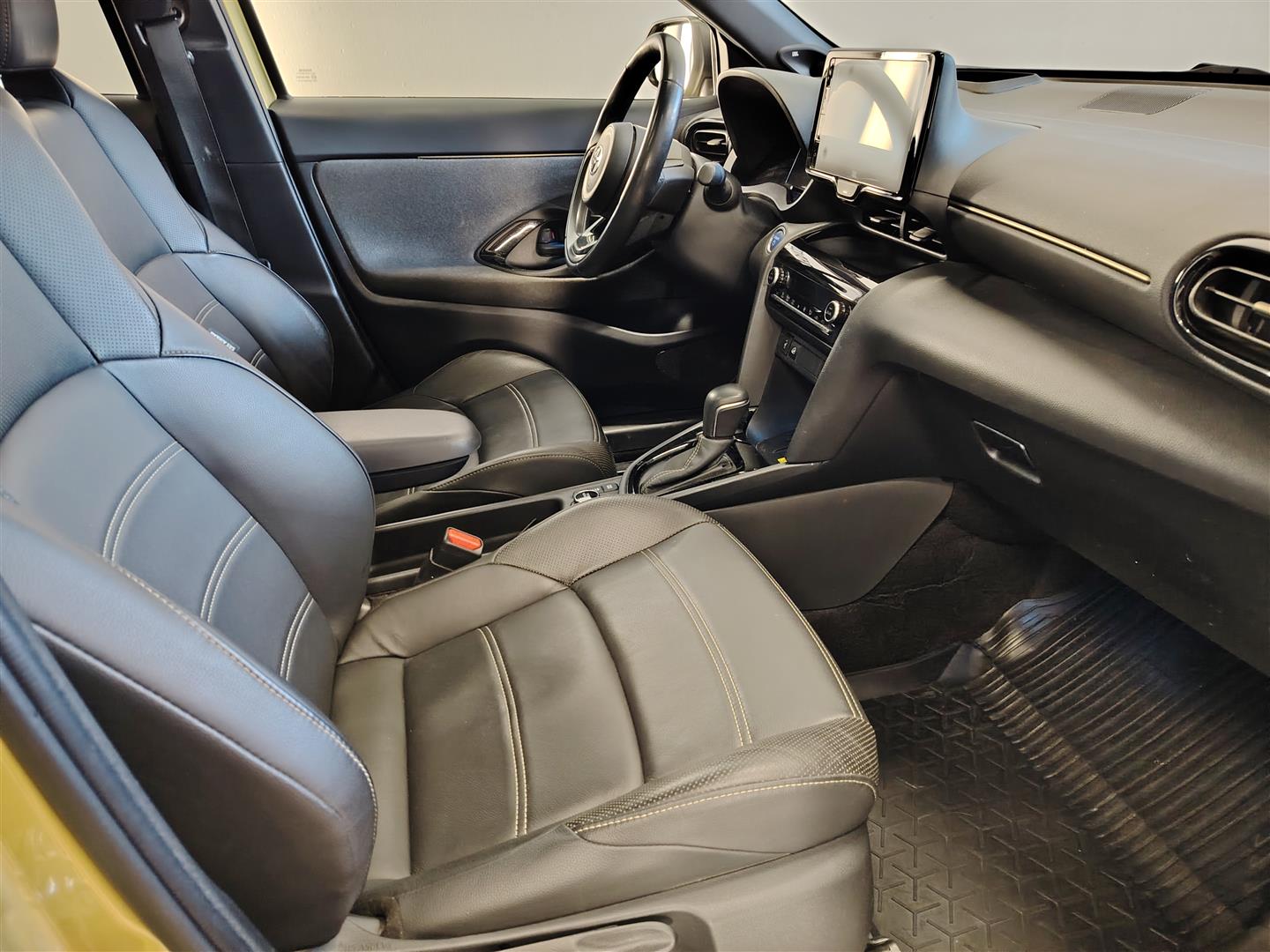 TOYOTA Yaris Cross 2021