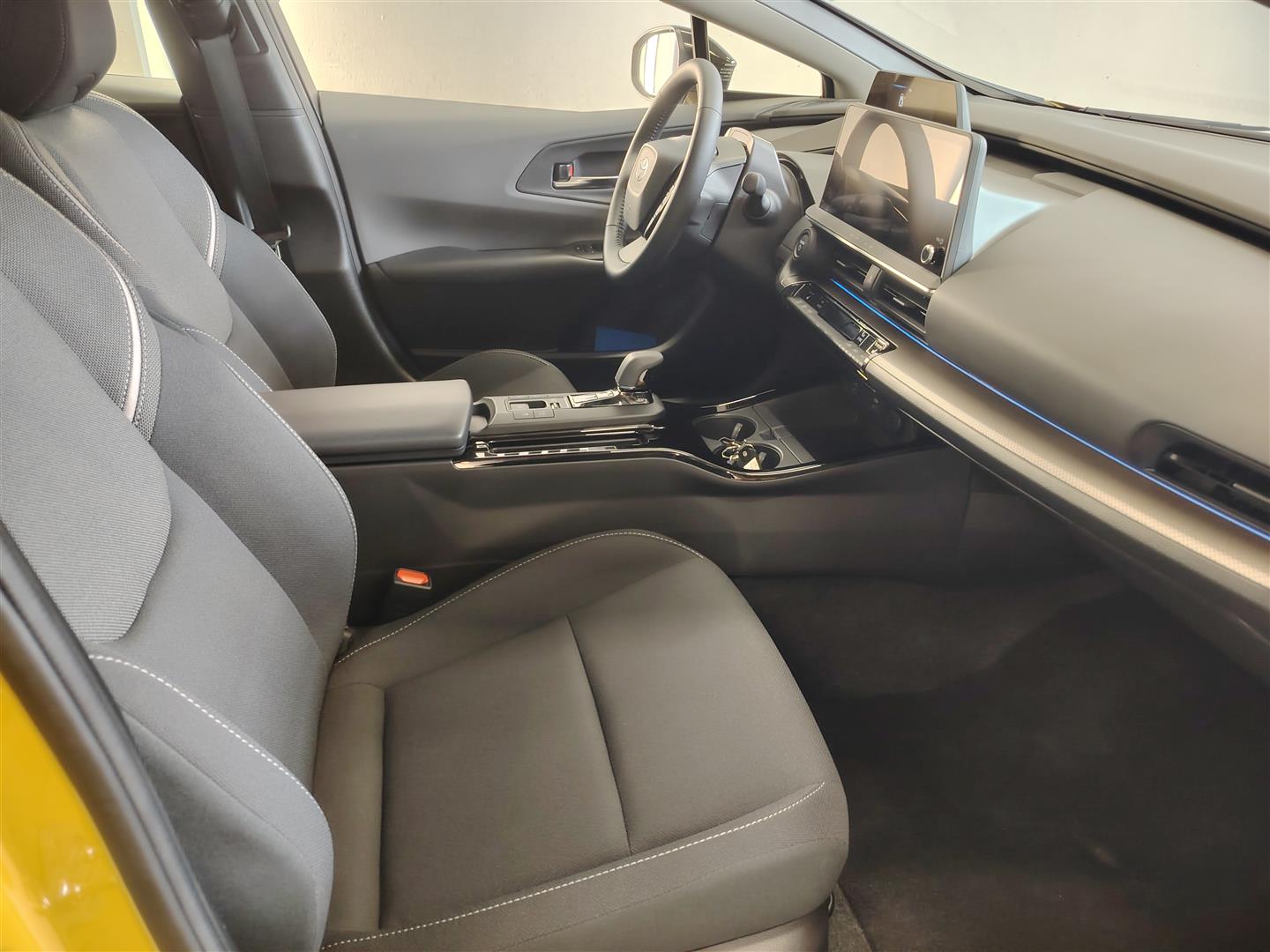 TOYOTA PRIUS PLUG-IN 2023