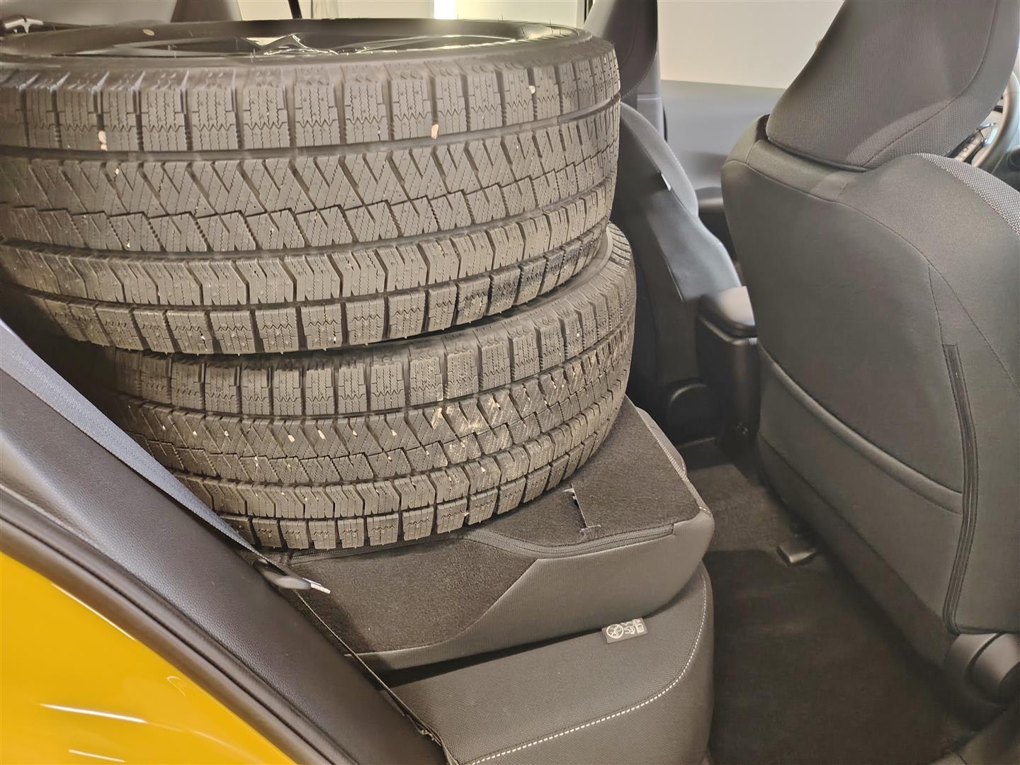 TOYOTA PRIUS PLUG-IN 2023