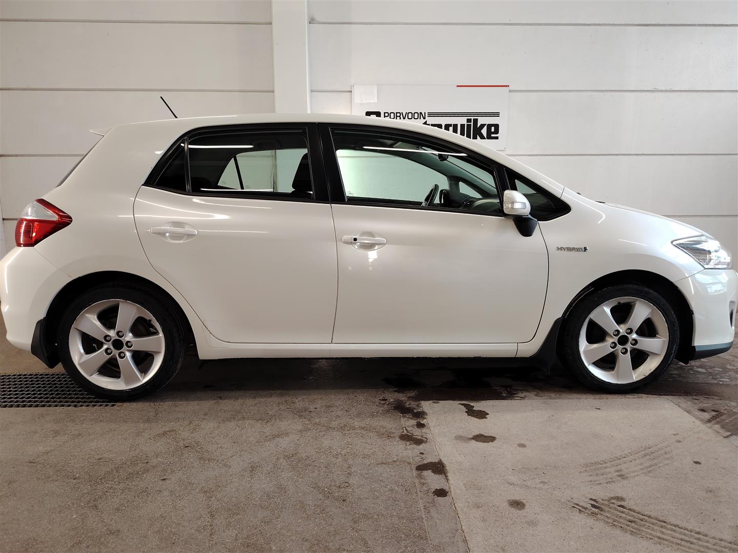 TOYOTA AURIS 2011