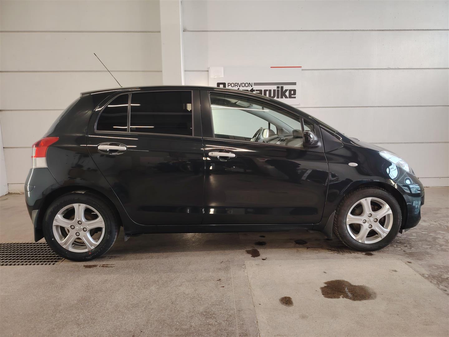 TOYOTA YARIS 2010
