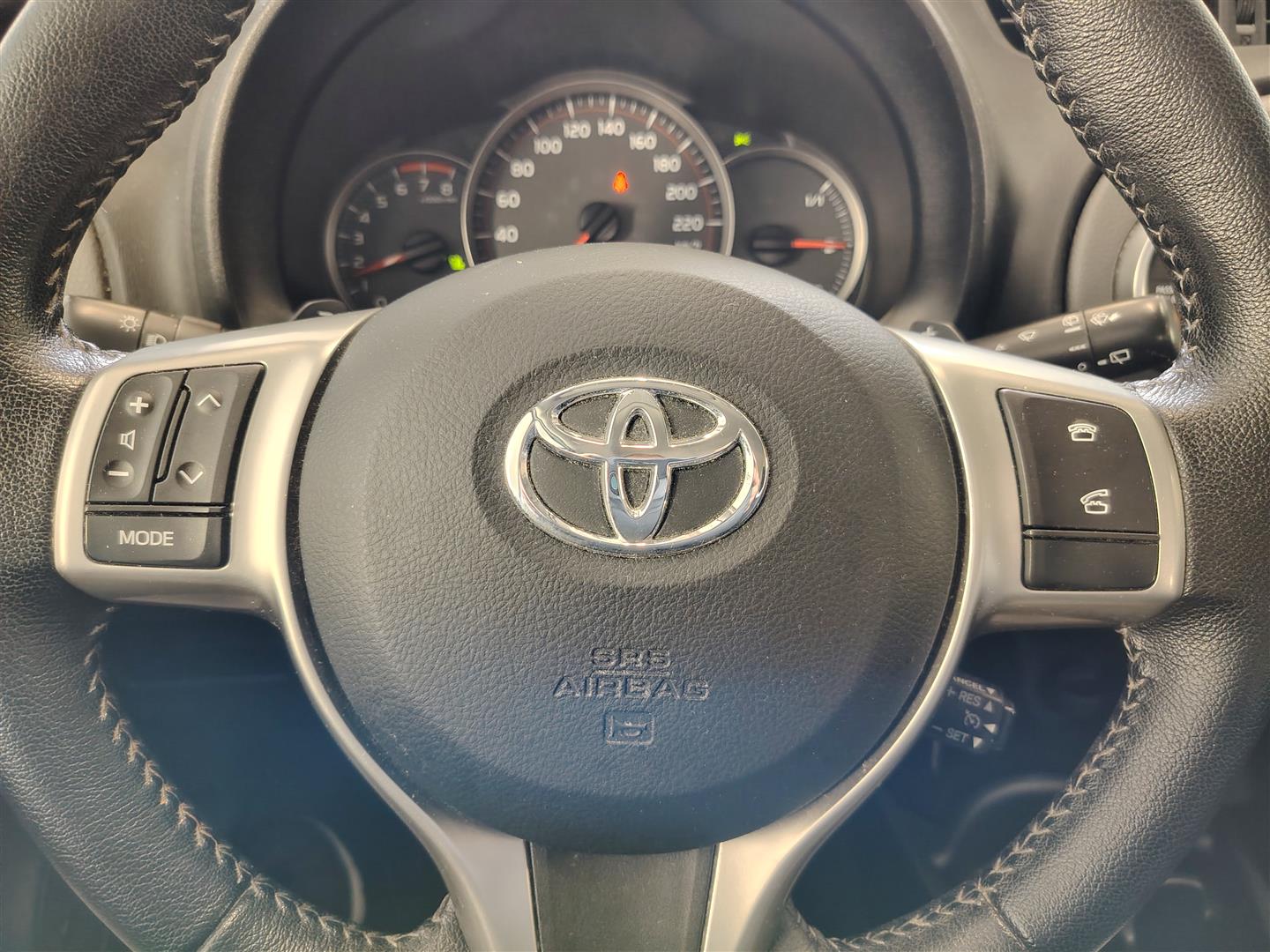 TOYOTA YARIS 2013